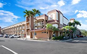 Red Roof Inn Plus+ & Suites Naples Downtown-5Th Ave S